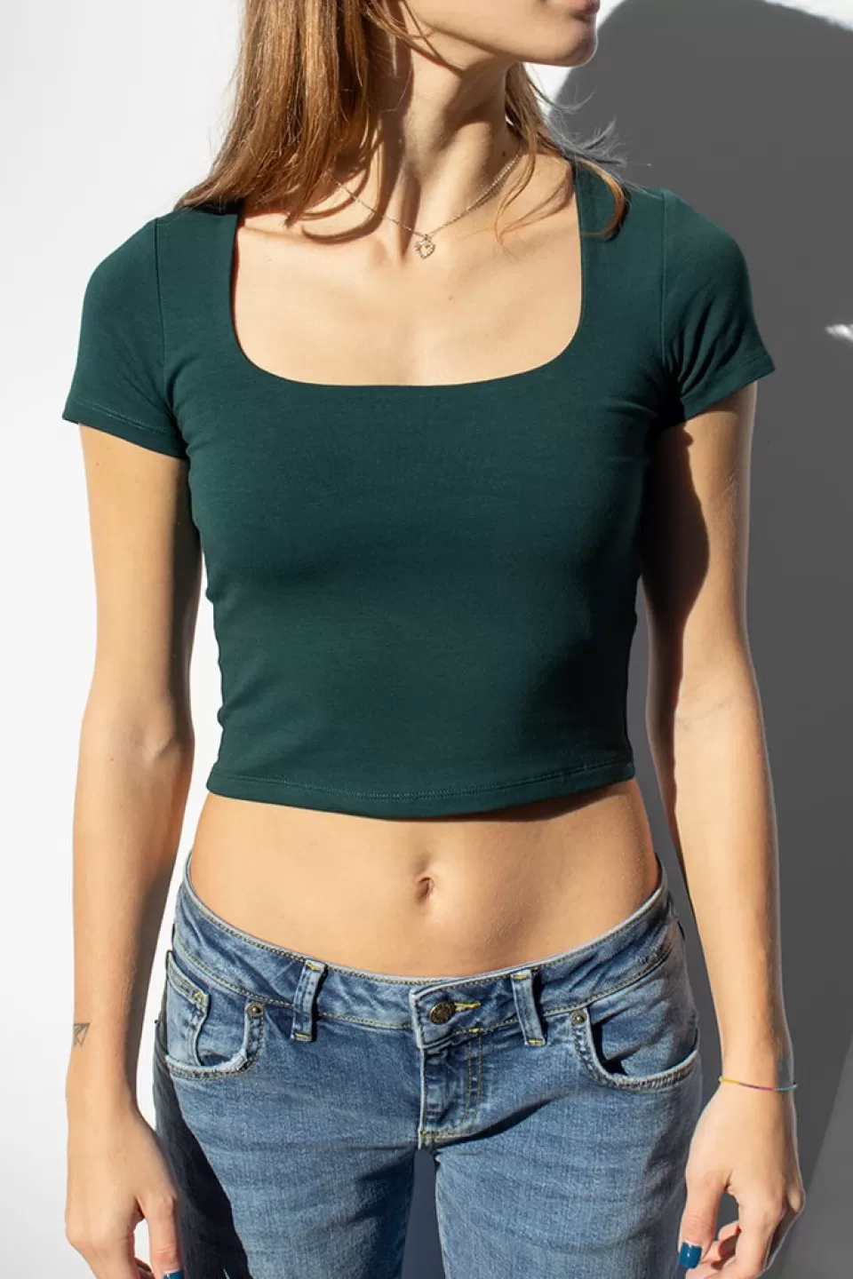 Subdued T-shirt crop scollo quadrato