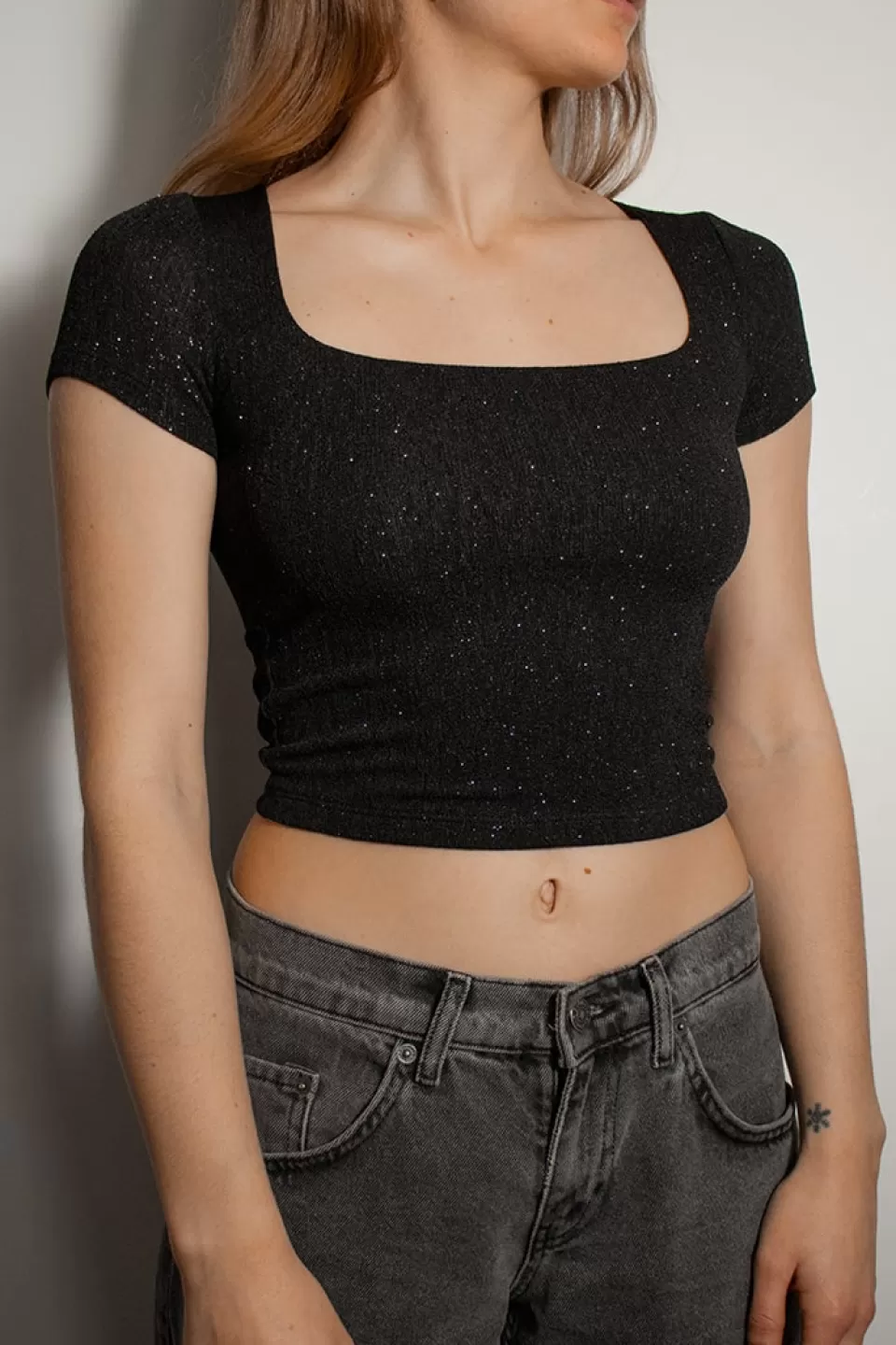 Subdued T-shirt crop scollo quadrato